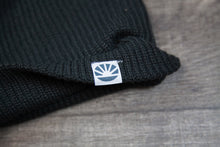 Load image into Gallery viewer, Cable Beanie _ Coal

