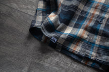 Load image into Gallery viewer, Men&#39;s Long Sleeve Plaid Flannel Shirt
